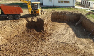 Рытье котлованов под фундамент в Краснотурьинске – цена от 2542 руб. за м3 | 2Землекопа-Кту